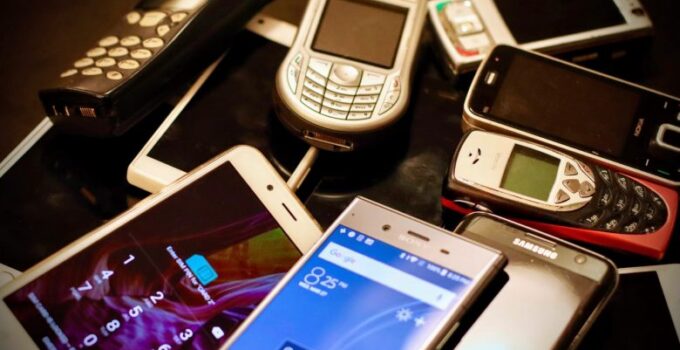 Can you Sell Your Mobile Phone for Over £1000 in 2024