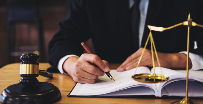9 Secrets to Finding a Great Personal Injury Lawyer in 2024