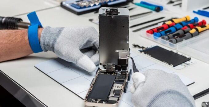Are Smartphone Motherboards Repairable – 2024 Guide