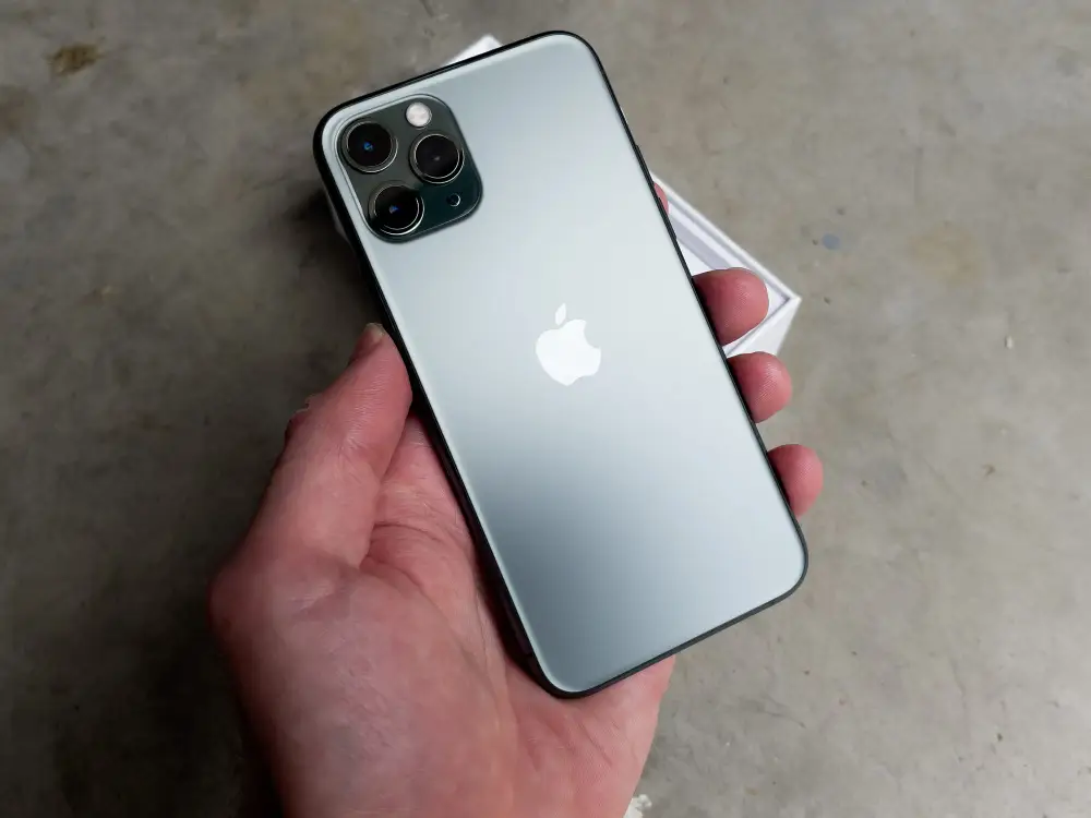 WHAT IS REFURBISHED IPHONE visual data 4