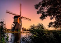 Tech-Enhanced Exploration: Navigating the Netherlands with Apps and More