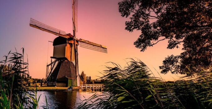 Tech-Enhanced Exploration Navigating the Netherlands with Apps and More